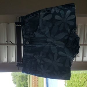 Blank NYC The Reeve Fresh As A Daisy denim short